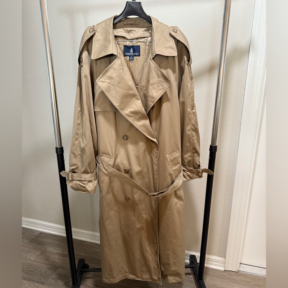 London Fog Classic Double Breasted Mens Trench Rain Coat Size 46-Preowned